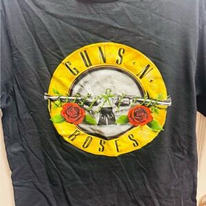 Black Guns and Roses Graphic T-Shirt